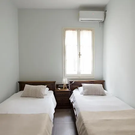 Poseidon Apartment *