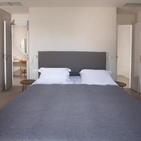 Poseidon Apartment *