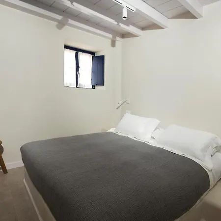 Poseidon Apartment *